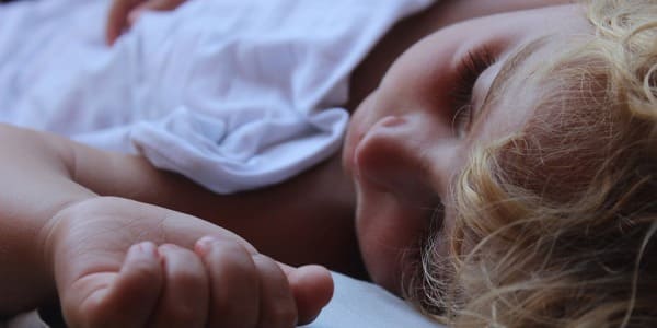 Jak zadbać o dobry sen dziecka – garść porad