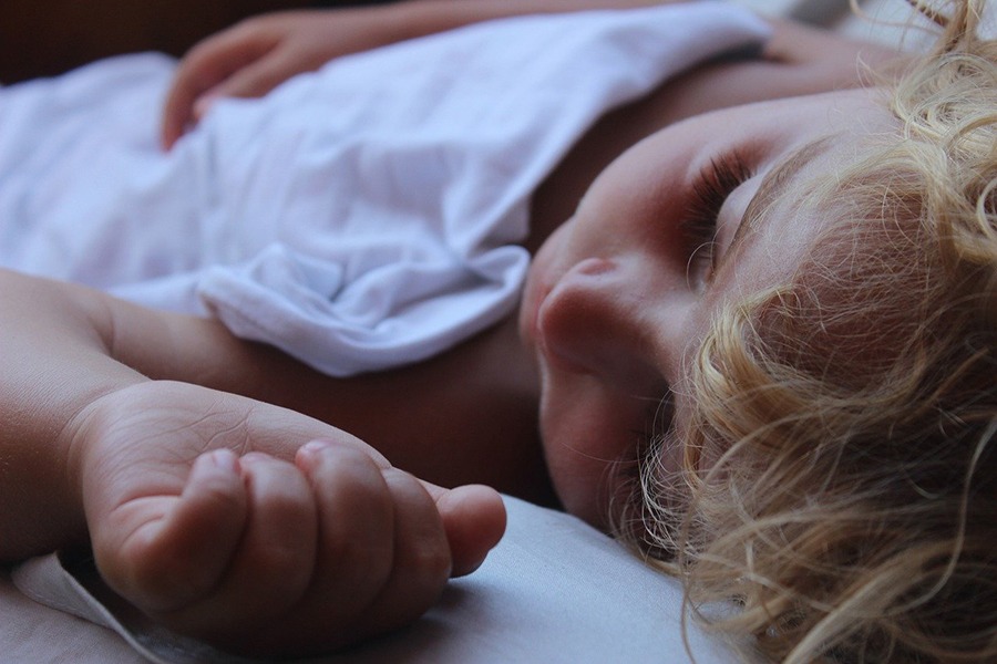 Jak zadbać o dobry sen dziecka – garść porad